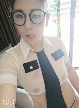 不错的娃娃美女